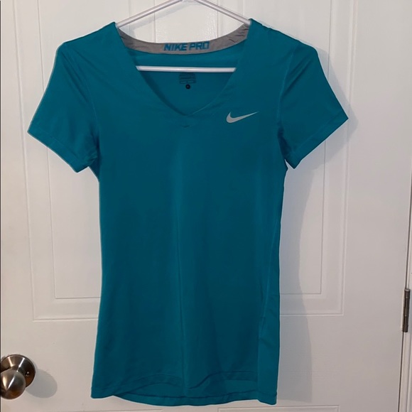 2 FOR 10 - Teal NIKE workout tshirt - Picture 1 of 2